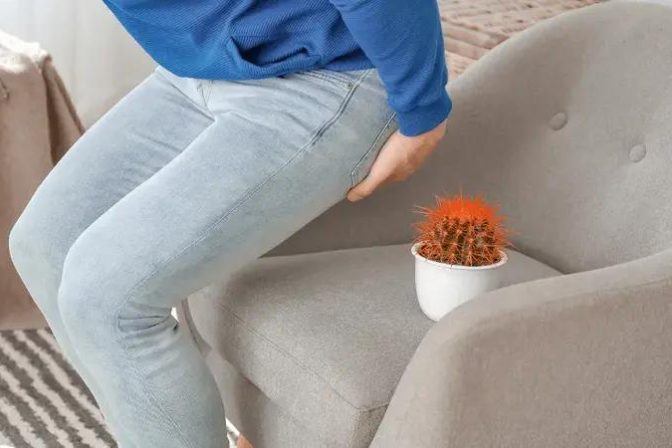 Dr. Bhushan Chittawadagi explaining home remedies for anal fissures in Bangalore